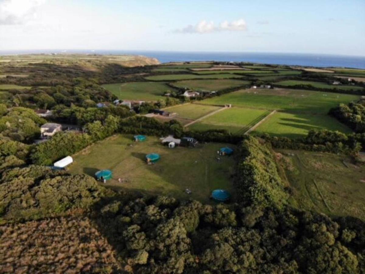 Alder Yurt Wych Elm Glamping Otel Helston Dış mekan fotoğraf